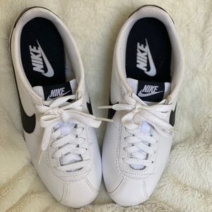 Nike Classic Cortez Leather (Women Size 6.5)
